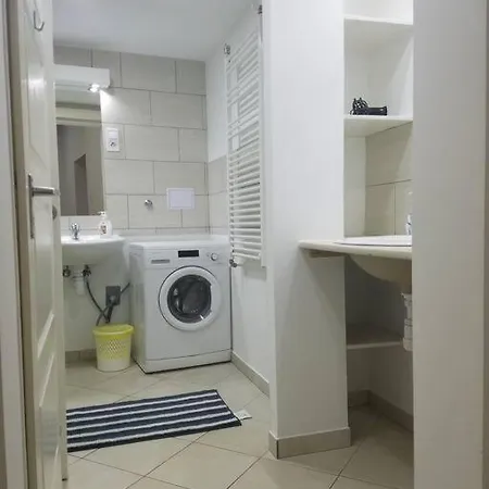 Lejlighed Big Cozy - Skyfall 3 Bdrm 6 Beds 1&half Baths Budapest